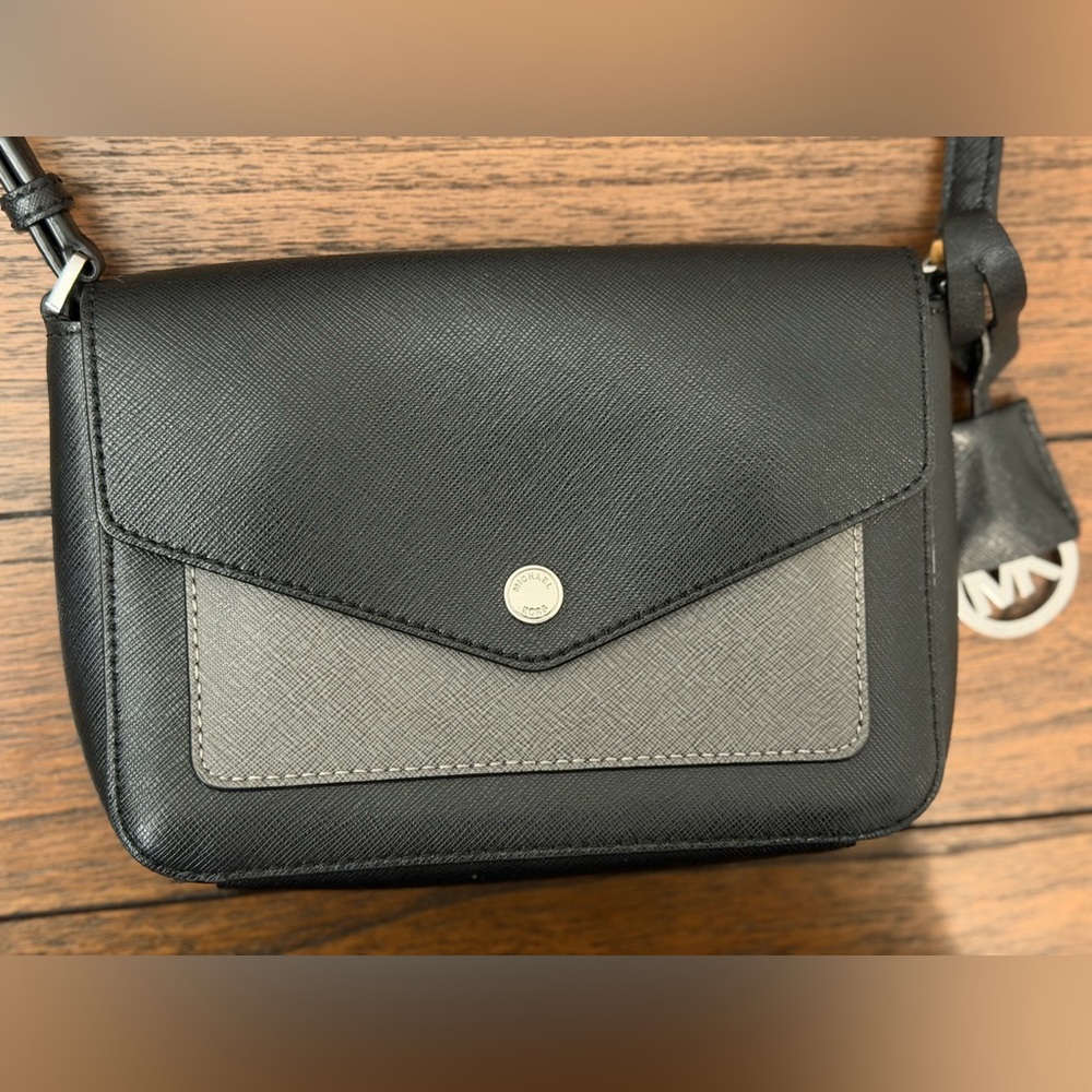 MK - Crossbody - Picture 3 of 4
